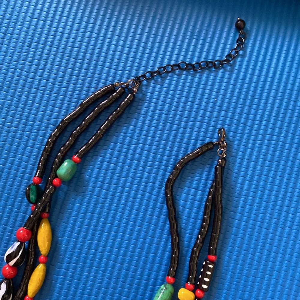 Colorful and black Beaded triple Necklace - Picture 5 of 17